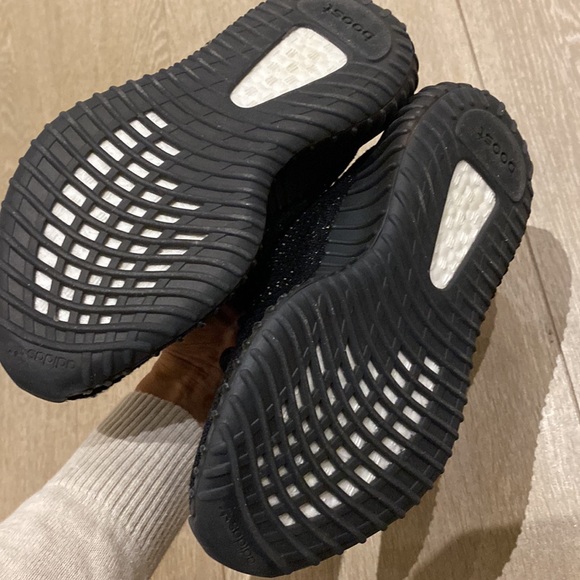 Adidas Yeezy Boost 350 V2 ‘Oreo’ sneakers, size 4.5 - Picture 10 of 10